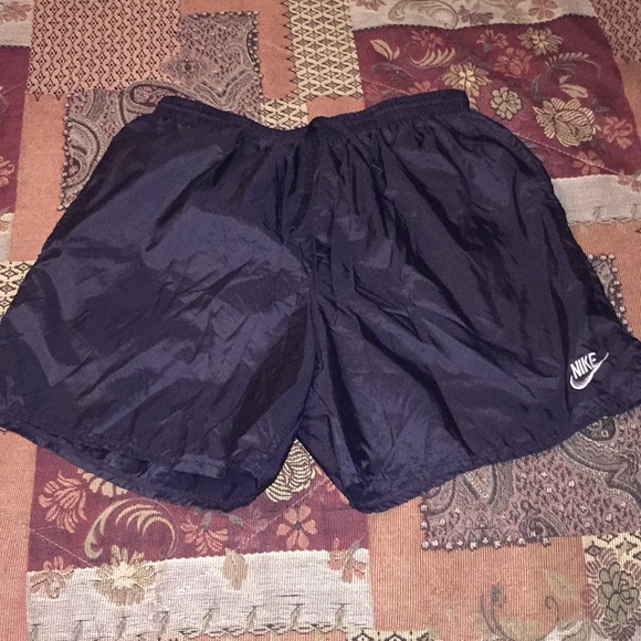 windbreaker shorts nike